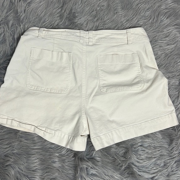 A NEW DAY TWO SHORTS WHITE AND BEIGE SIZE14 - Picture 4 of 7